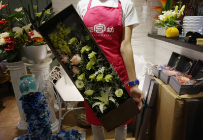 鲜花枪炮礼盒 —珠海花宫坊 http://shop108412070.taobao.com