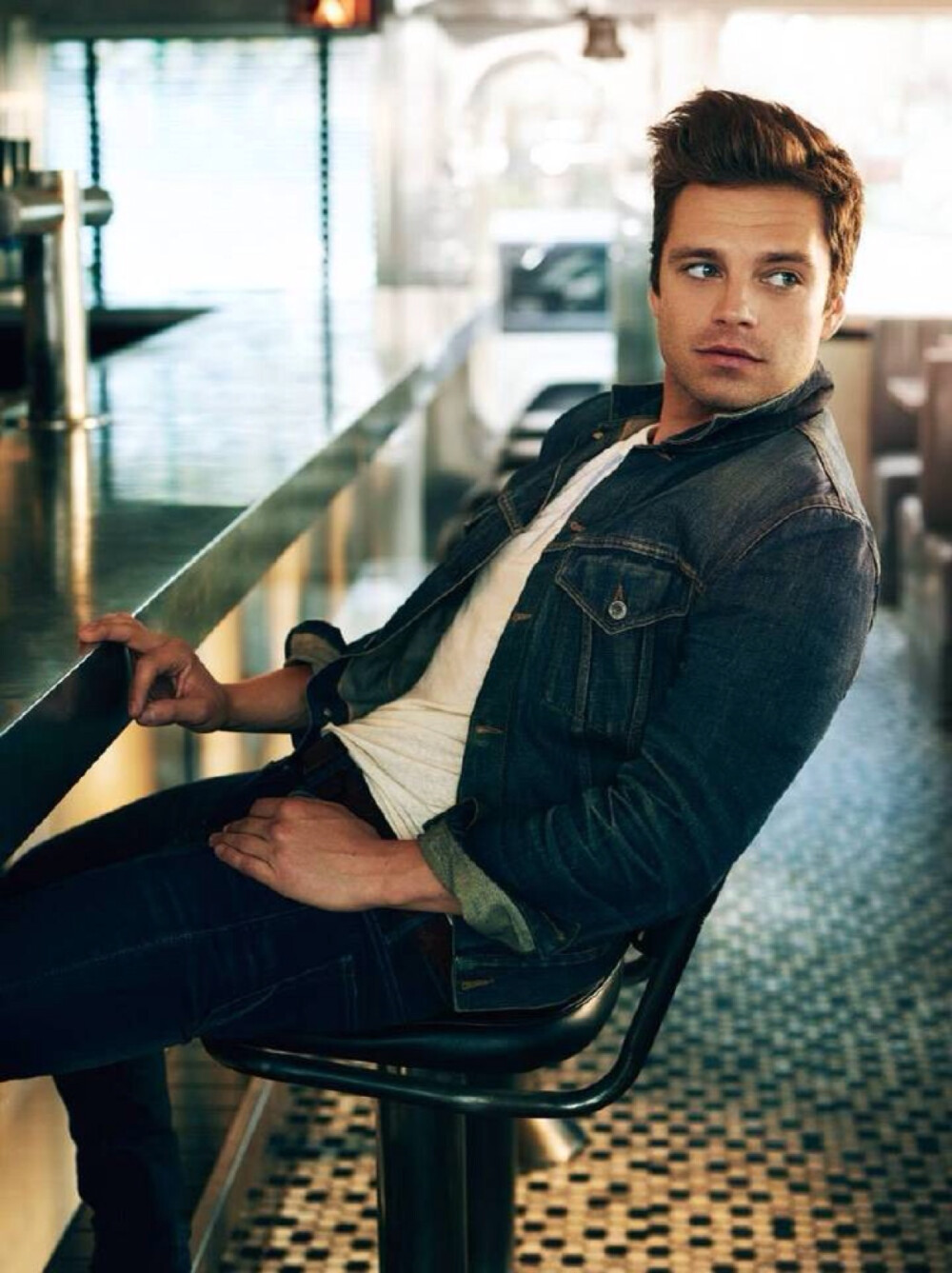 Sebastian Stan. 384