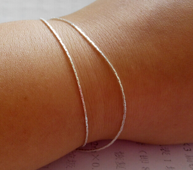  宝贝链接http://item.taobao.com/item.htm?spm=a230r.1.14.26.yLw4W4&amp;amp;id=39260124413&amp;amp;ns=1 …#detail 项链纯银打造大气、经典