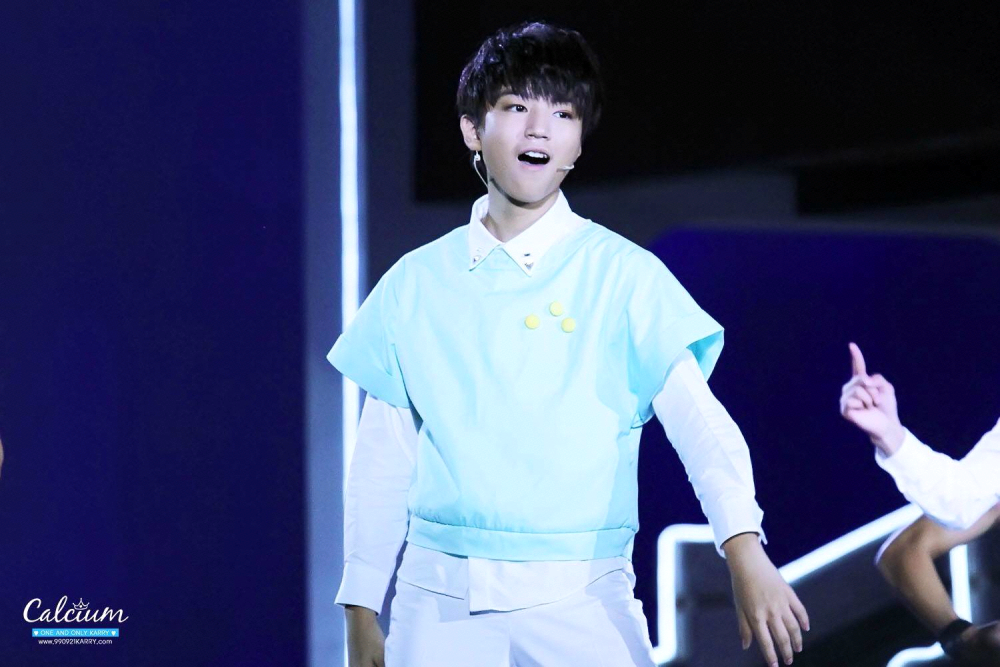 王俊凯 140908 央视中秋晚会 cr:LOGO