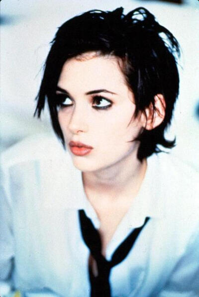 Winona Ryder，NANA吧有人觉得她是三次元版的大崎娜娜不是没有道理的