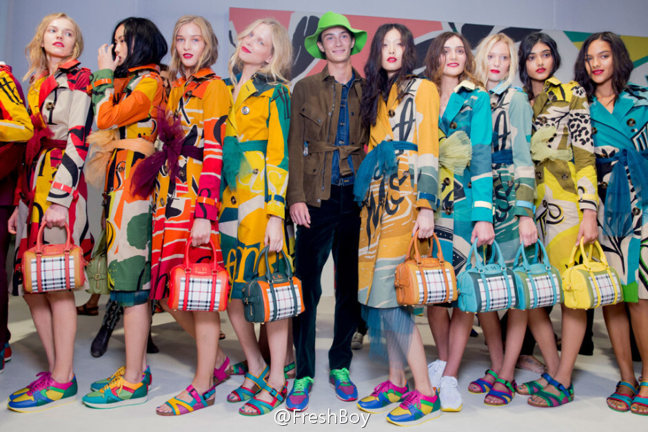 Burberry Prorsum 2015春夏后台的彩色帝国