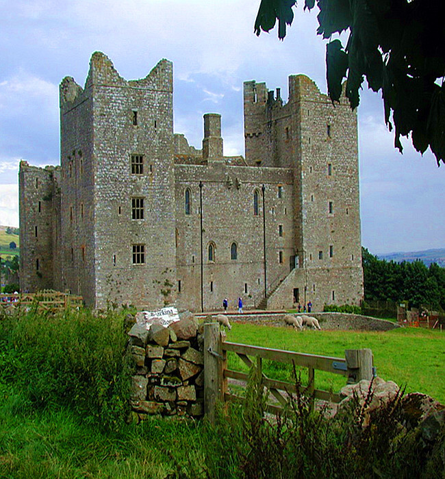 英国约克郡博尔顿城堡