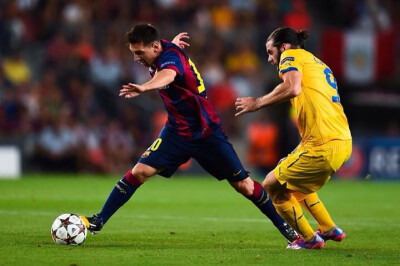 2014世界杯亚军阿根廷队长Messi梅西现效力于巴塞罗那instagram：transparentvivi