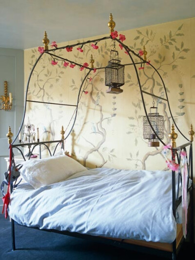 ❤复古小床❤ 优雅公主床 森女森林系碎花墙纸 卧室室内家居设计