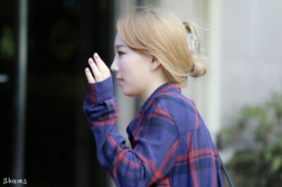 泰妍放学别走 (图转自 @Shams-CPY)