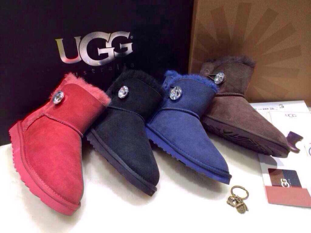 ugg?微信：Zzzzzoe39 微博：ZzzzzoeShop