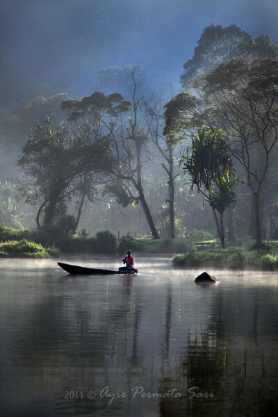 Taken from side of Situ Gunung, Sukabumi, West of Java, Indonesia。印度尼西亚西爪哇苏加武眉市Situ Gunung湖。