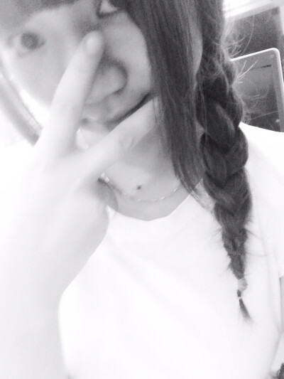 偶尔给自己一个✌️，让自己更自信善良.....