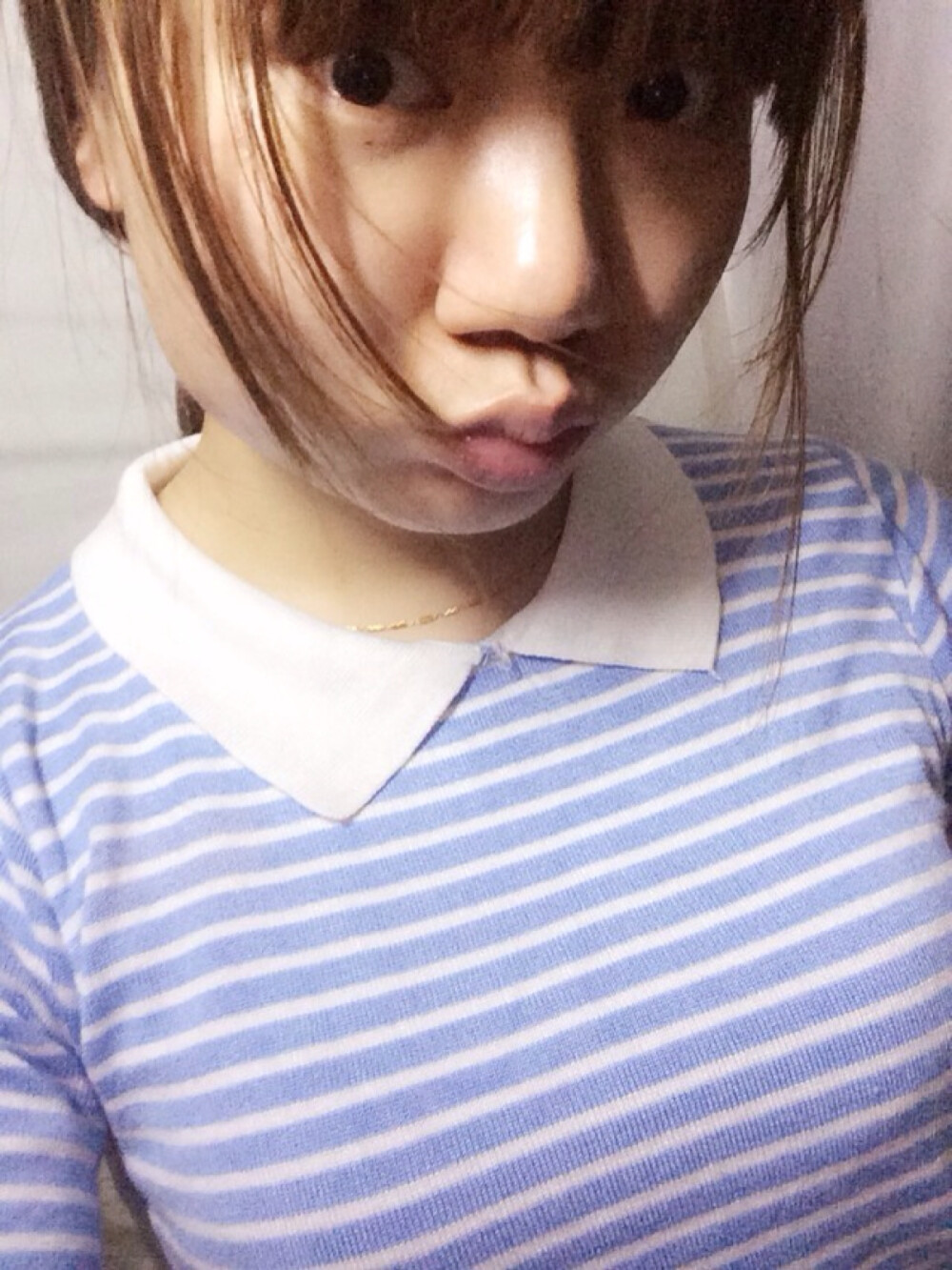 还记得学生时候的模样嘛？ 偶然，穿起了这件学生时代的衣服....