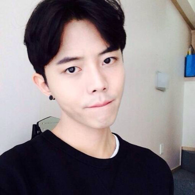 纵然万劫不复，纵然相思入骨，我也待你眉眼如初，岁月如故