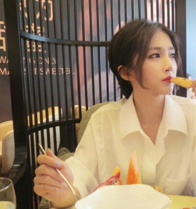 纵然万劫不复，纵然相思入骨，我也待你眉眼如初，岁月如故