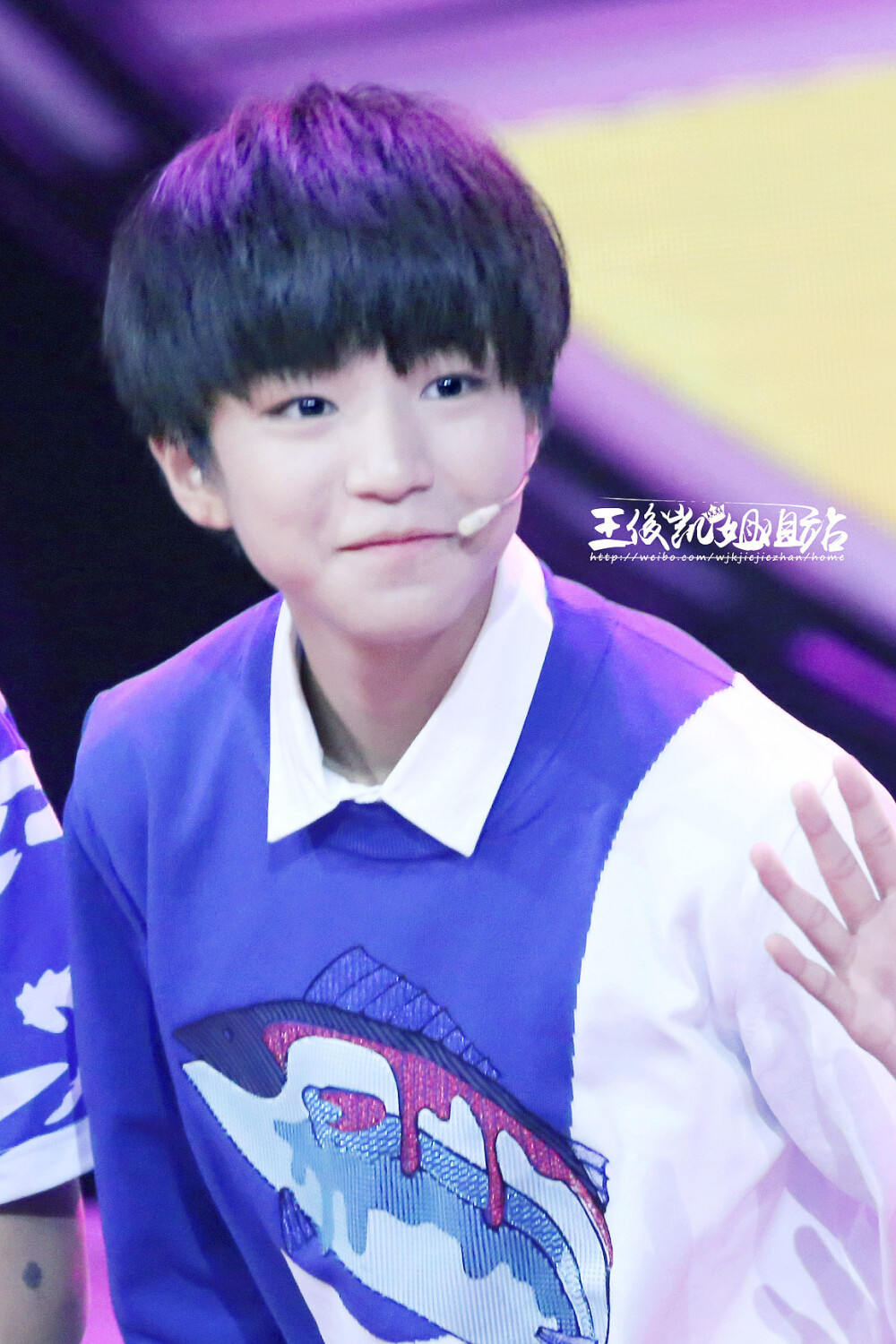 TFBOYS王俊凱 王俊凱 140828年代秀錄制高清圖 cr.logo