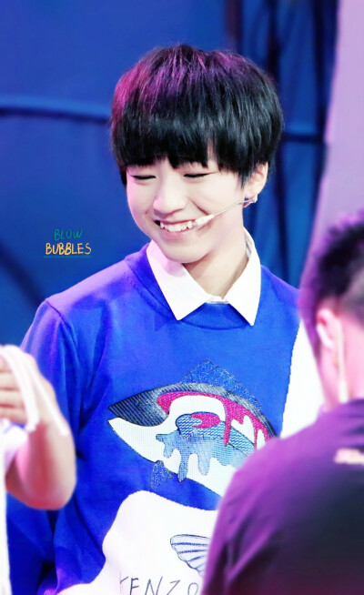 TFBOYS王俊凯 王俊凯 140828年代秀录制高清图 cr.logo