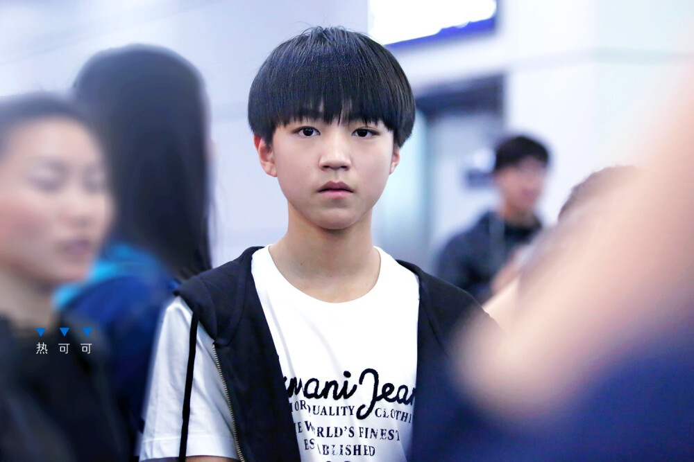 王俊凯 TFBOYS TFBOYS王俊凯 江北机场--白云机场 cr:logo