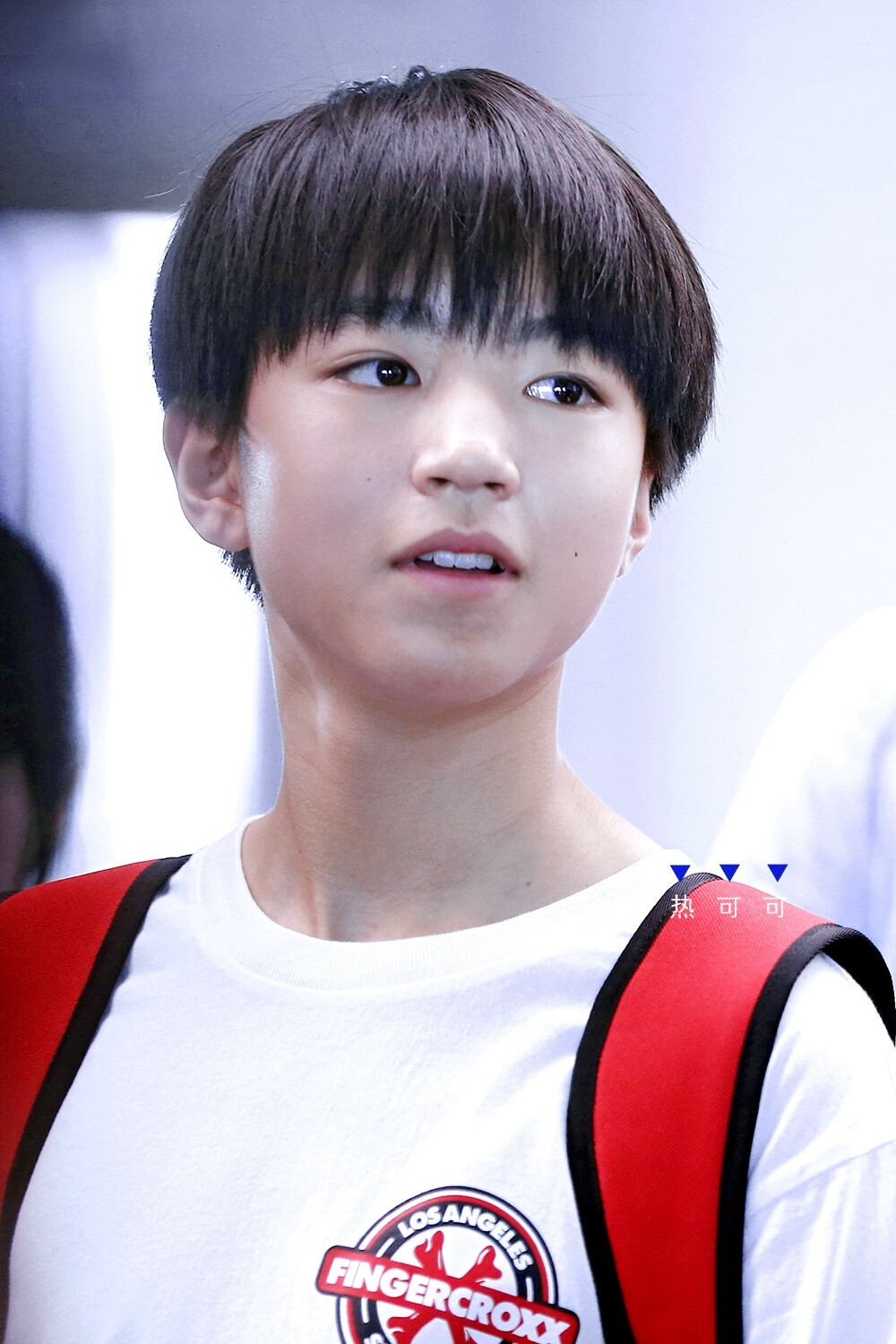 王俊凯 TFBOYS TFBOYS王俊凯 江北机场--首都机场 cr:logo