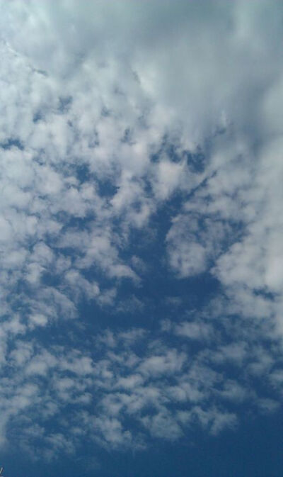 蓝天白云；看着心情也很舒服...