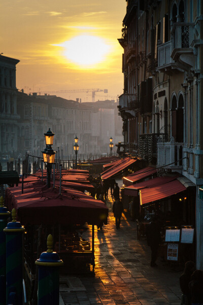 Riva del Vin, Venice,Italy。意大利威尼斯市区Riva del Vin。