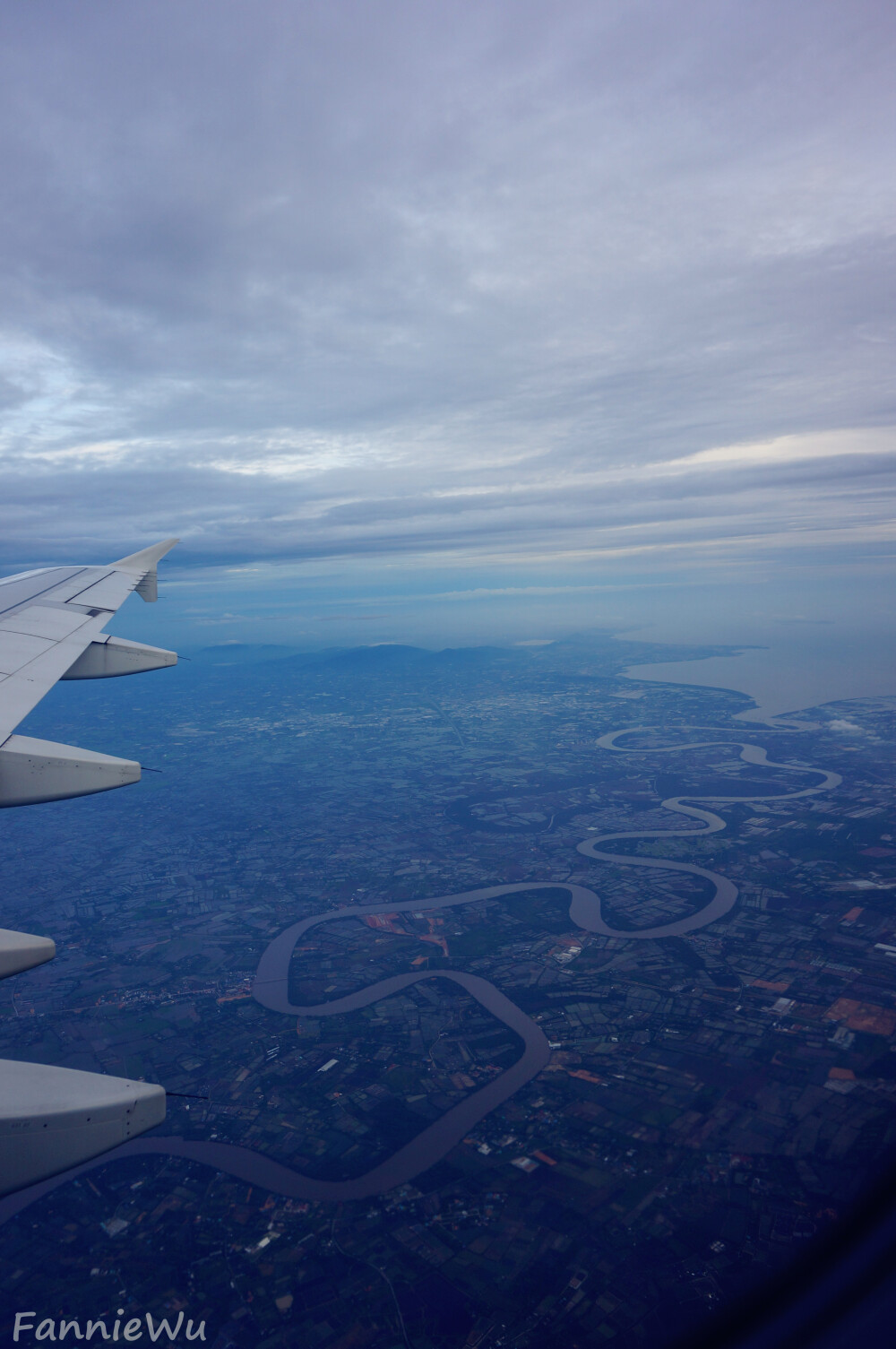 Bangkok,Thailand。（Photo by Fannie Wu）柬埔寨泰国行的结束，飞离曼谷的空中。