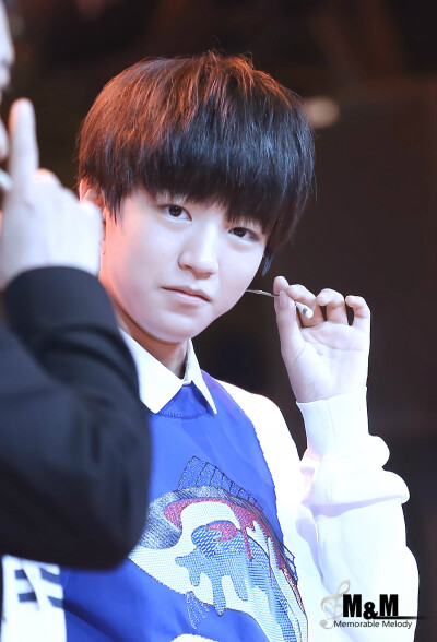 TFBOYS王俊凯 2014.8.28 年代秀。cr.LOGO