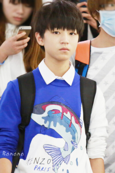 TFBOYS王俊凯 2014.8.28 深圳宝安机场。cr:LOGO