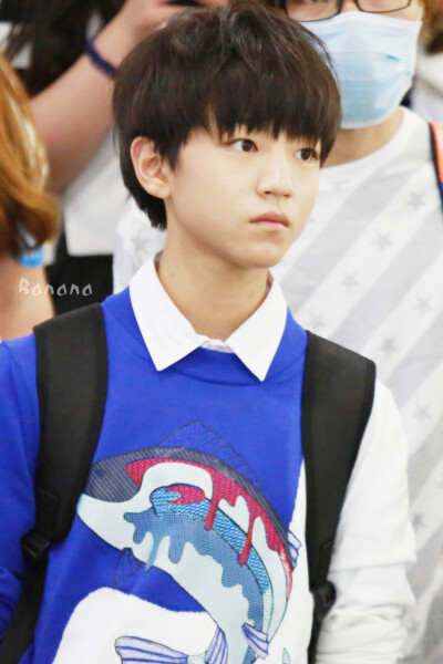 TFBOYS王俊凯 2014.8.28 深圳宝安机场。cr:LOGO