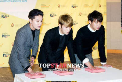 [News pic]所在组合JYJ2014年10月1日上午在首尔中区参加韩国观光旅游局举行的“VISIT Medical Korea Opening”纪念仪式，被委任为韩国医疗观光宣传大使。