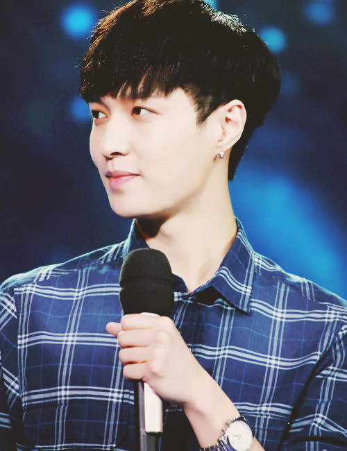 Lay EXO