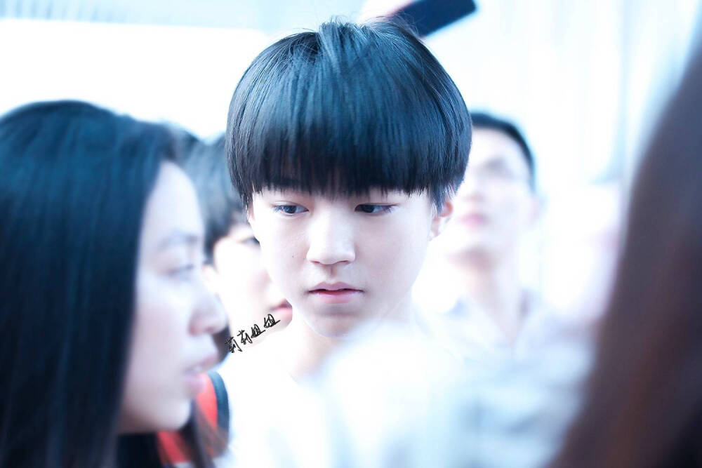 王俊凯 TFBOYS TFBOYS王俊凯 江北机场--首都机场 cr:logo