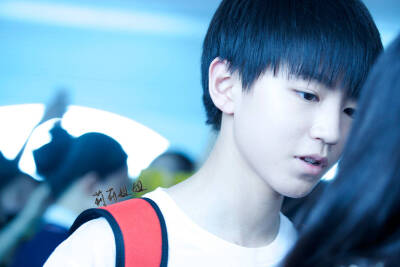 王俊凯 TFBOYS TFBOYS王俊凯 江北机场--首都机场 cr:logo