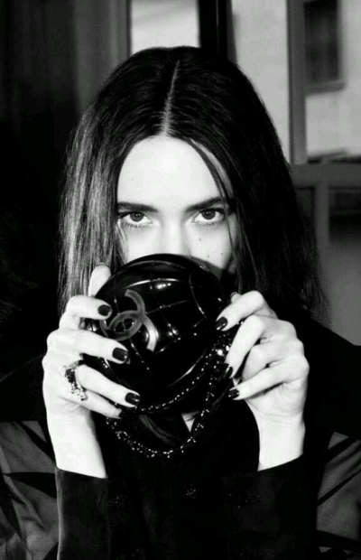 斯塔西·马汀 Stacy Martin。