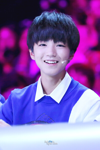 TFBOYS王俊凯 王俊凯 140828年代秀录制高清图 cr.logo