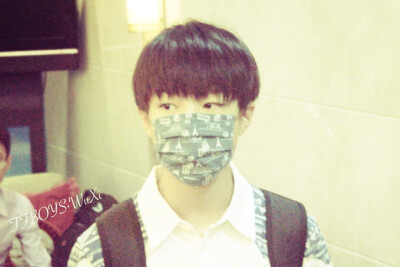 TFBOYS王俊凯 王俊凯 140909 硕放-江北机场高清图 cr.logo