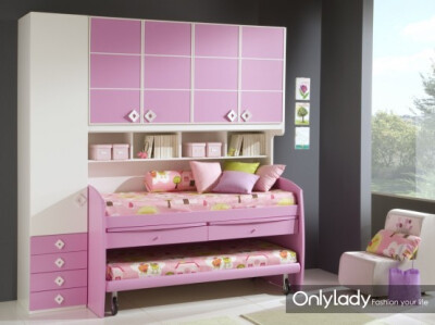 粉色女孩的卧室设计 粉色是女孩卧室的永恒主题，对于很多人来说，它是柔情和年轻的象征，女孩们的梦想里都有这样一个童话般的粉色卧室。如果你正在为自家的女儿挑选房间的设计，那么今天所带来的这些粉色卧室是一个…