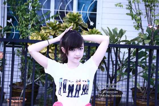 Jannina W，生于2000年7月30日的一位泰国混血小美女，是YouTube上知名的翻唱歌手。