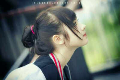 Jannina W，生于2000年7月30日的一位泰国混血小美女，是YouTube上知名的翻唱歌手。