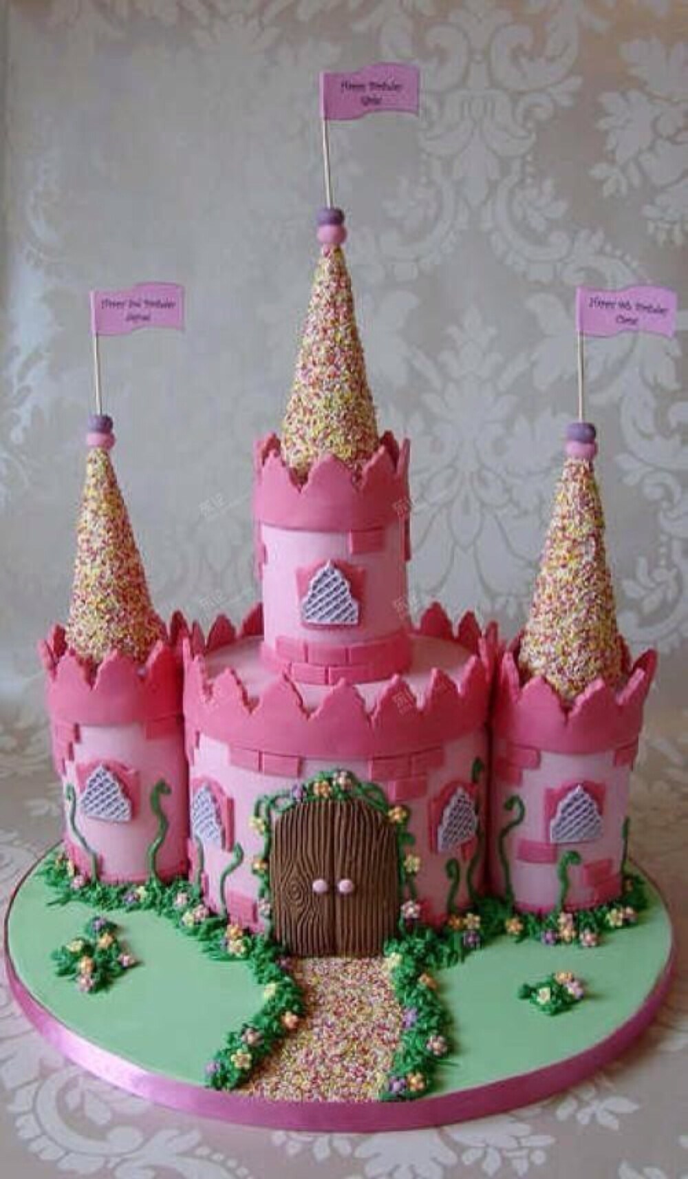 粉色城堡翻糖蛋糕