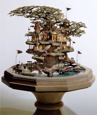 移动的城堡。 极具幻想色彩的盆景雕塑出自日本艺术家 Takanori Aiba 之手，这些作品的精细与复杂程度令人叹为观止。雕塑使用了如石头，粘土，腻子，铜以及树脂等作为材料元素，Aiba将这些材料通过自己超强的想象力做…
