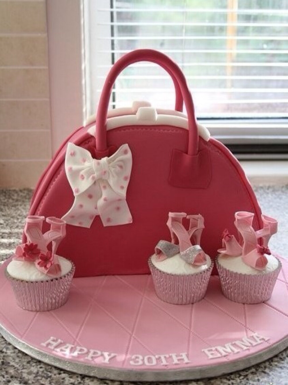 粉色包包翻糖蛋糕