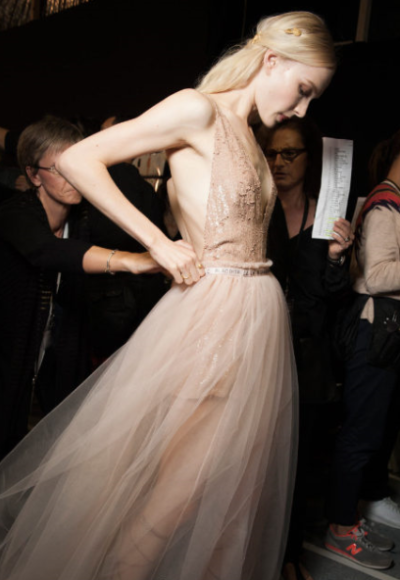 Backstage @ Valentino S/S 2015 . 仙女的后台. 秀场的后台