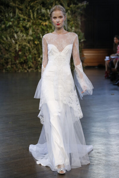 Claire Pettibone Bridal Fall 2015。克莱尔·佩蒂伯恩2015秋冬婚纱发布。