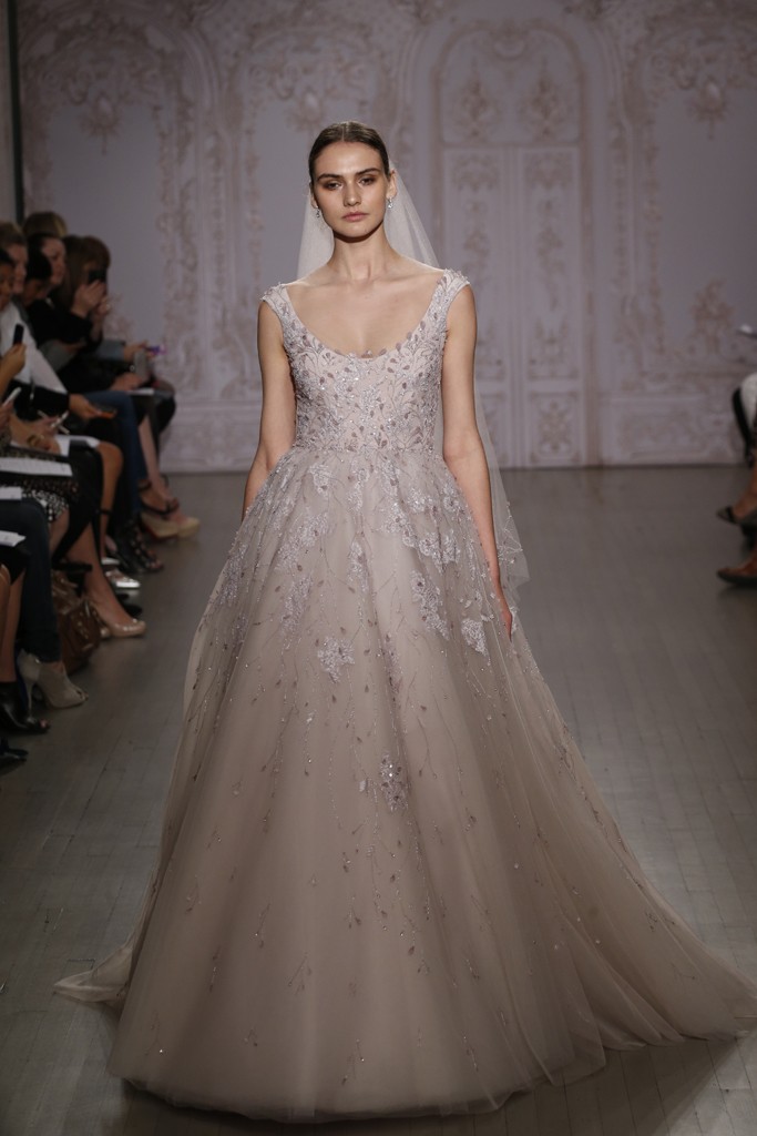 Monique Lhuillier Bridal Fall 2015。莫尼克·鲁里耶2015秋冬婚纱发布。