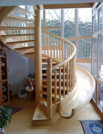 滑梯楼梯
