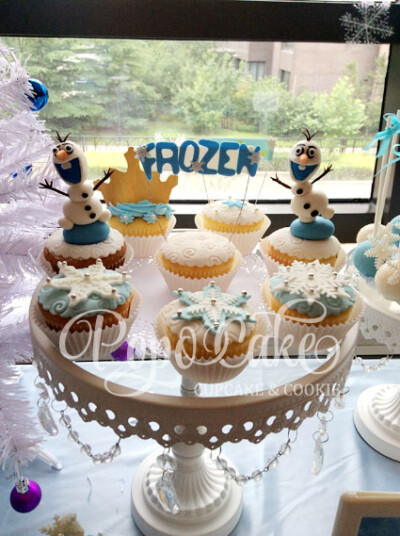 POPOCAKE 翻糖纸杯蛋糕 冰雪奇缘主题 雪宝 http://item.taobao.com/item.htm?id=41559074358