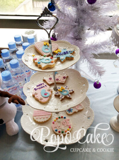 POPOCAKE 定制翻糖饼干 伴手礼 12块装 Frozen http://item.taobao.com/item.htm?id=41540235682