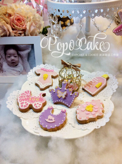 POPOCAKE 定制翻糖饼干 新生儿、宝贝百天、祝福伴手礼 12块装 http://item.taobao.com/item.htm?id=41540235682