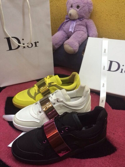 独家现货上新✨Dior✨休闲鞋专柜3⃣色入牛皮面各种滚边各种拼.全羊皮内里独家开磨的成型踮脚·大底35m～39m. P26532058664