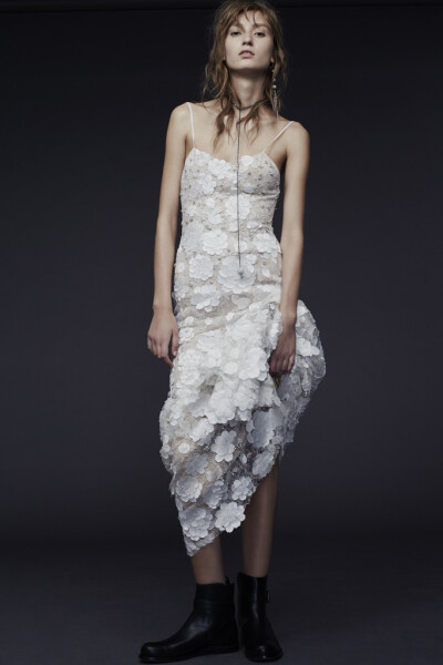 Vera Wang Bridal Fall 2015。王薇薇2015秋冬婚纱发布。