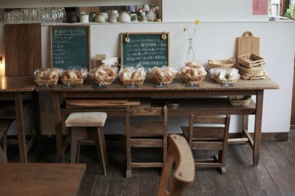 重温学生时代的回忆！cafe neko pan , 位于京都府南山城村旧田山小学校 ,店主将这座废旧的学校变成为一间cafe馆，怀旧的气息扑面而来。