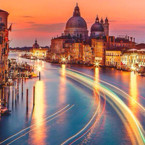意大利威尼斯，时区[GMT +2小时]寂寞寞水城的光与影。